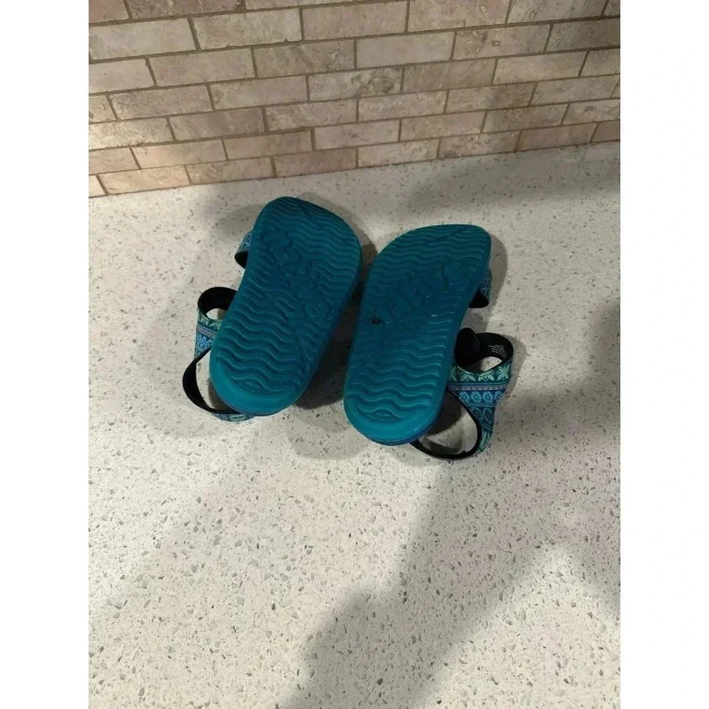 Native‎ x Disney sandals Moana Hei Hei  b16